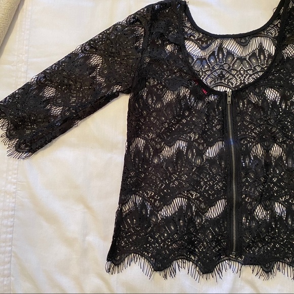MATERIAL GIRL Black Lace Top - Picture 3 of 3